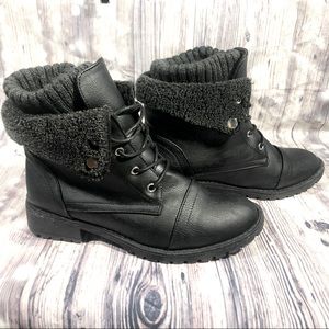 Light weight combat boots size 7